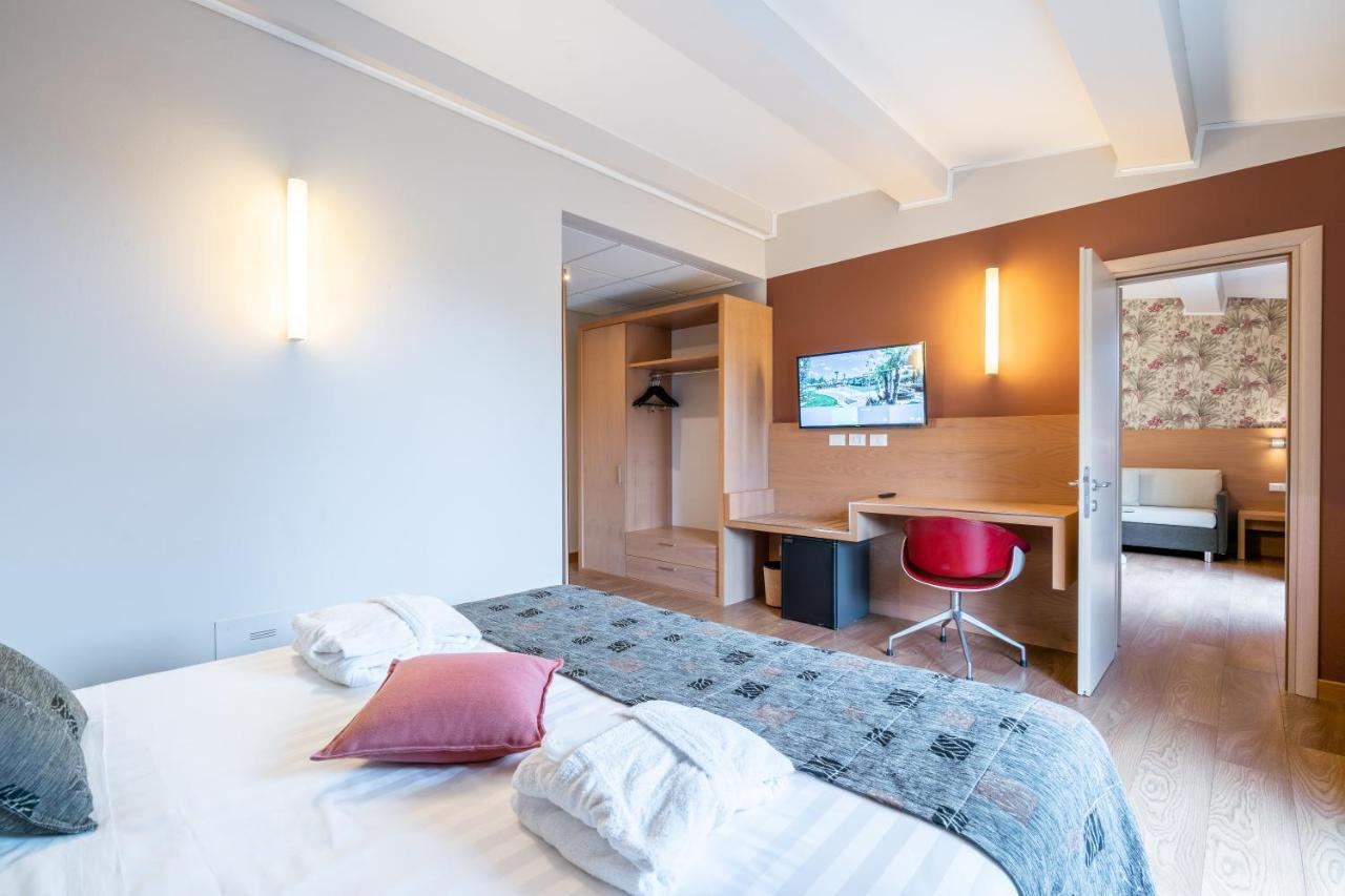 เรอแล เบลลาเรีย โฮเทล แอนด์ กองเกรสซี Hotel ซานลาซโซโร ดี ซาเวนา ภายนอก รูปภาพ